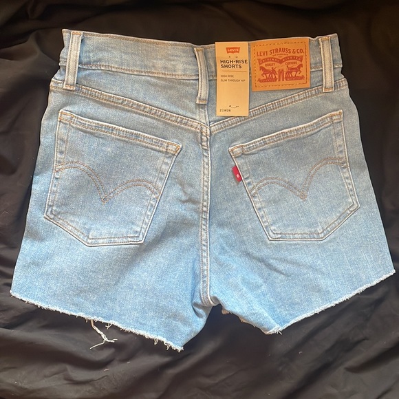 Levis high rise denim shorts - Picture 4 of 8